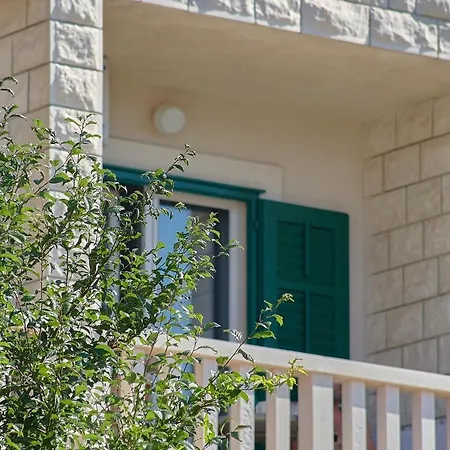 Guest House Marija Bol Exterior photo