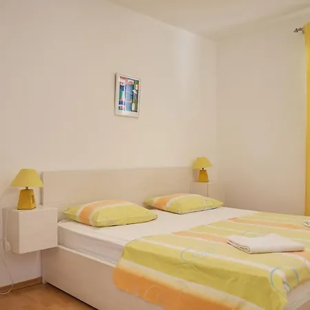 Guest House Marija Bol Exterior photo
