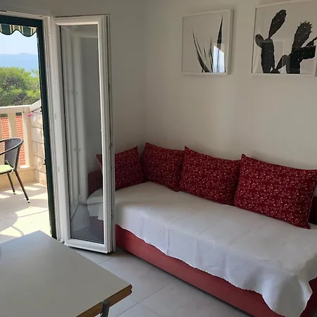 Guest House Marija Bol Exterior photo
